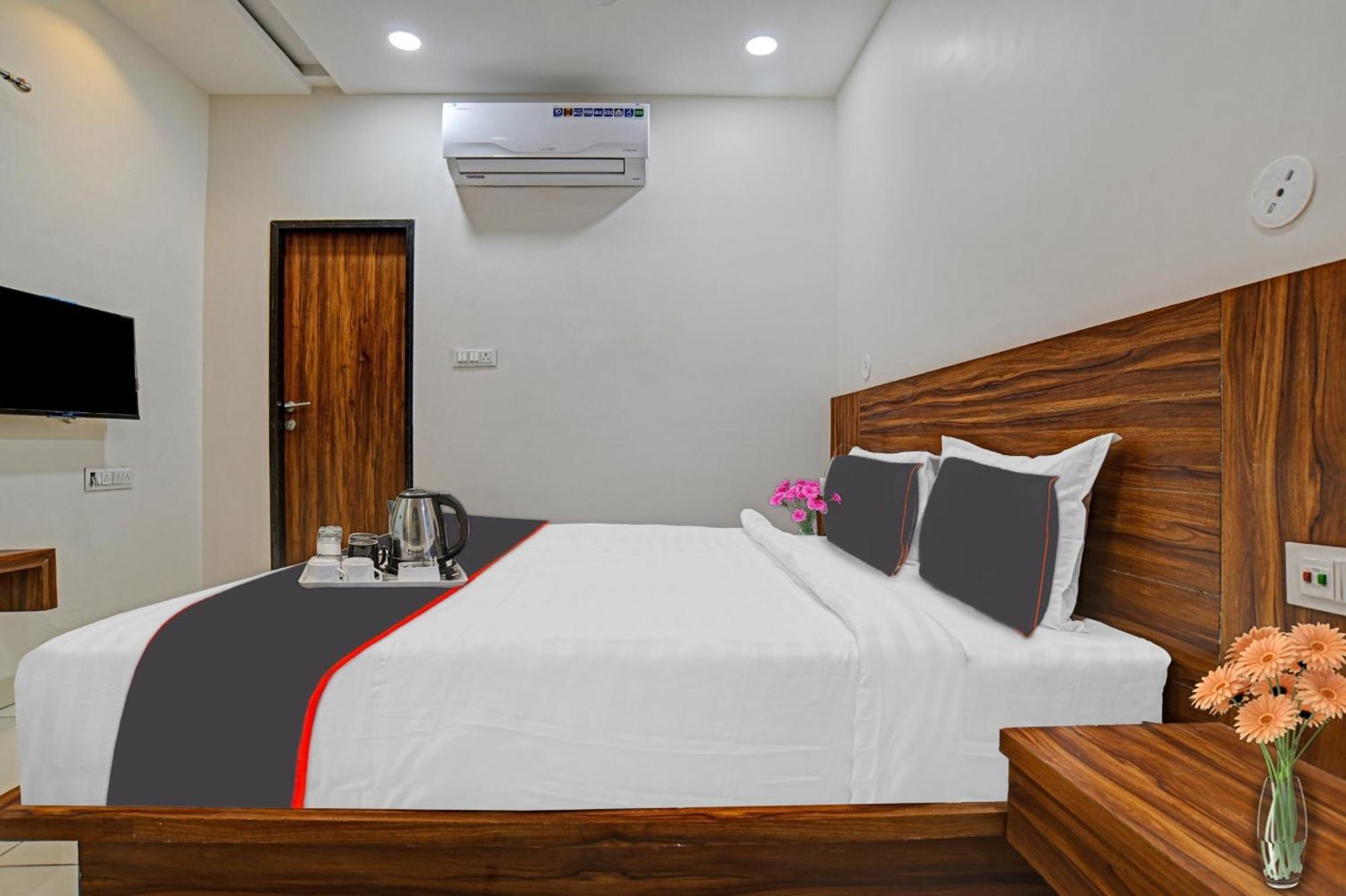 Hotel O Blue Sky Indore Ngoại thất bức ảnh